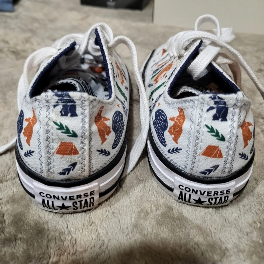 Converse Kids White and Orange Graphic/Camp Sneakers Size 2.5‎